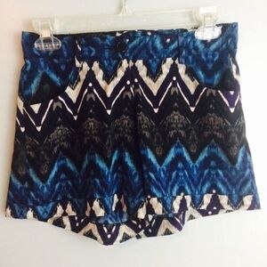 𝅺DUO Ikat tribal blue cuffed dress shorts Sz Sm